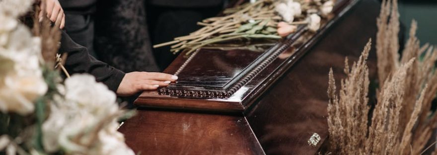 créer une plaque funéraire personnalisée